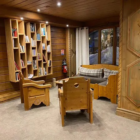 Le Cristal Apartment